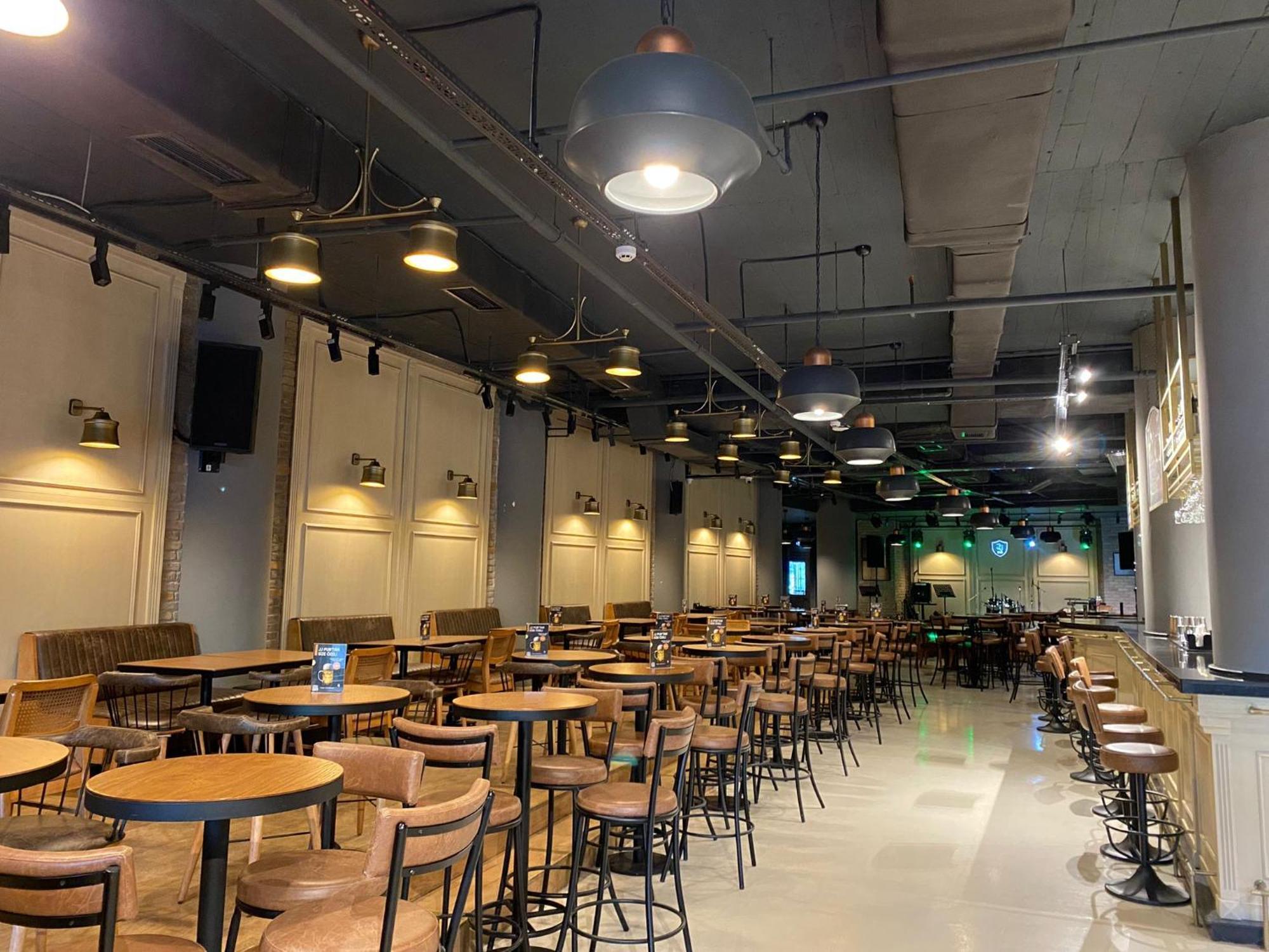 วินด์แฮม แกรนด์ คายเซริ Hotel ไคเซรึ ภายนอก รูปภาพ The interior of the bar